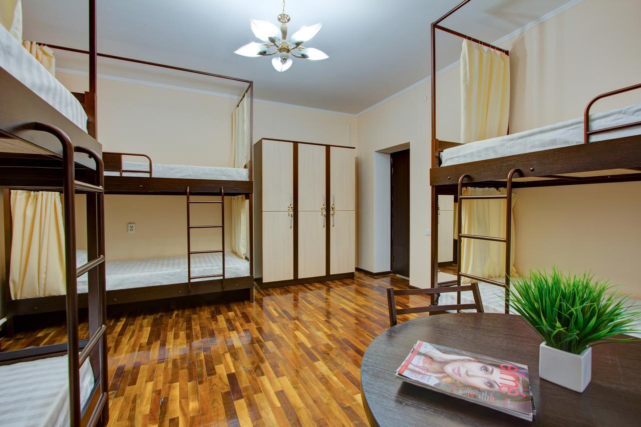 Centre hostel Bisjkek Buitenkant foto